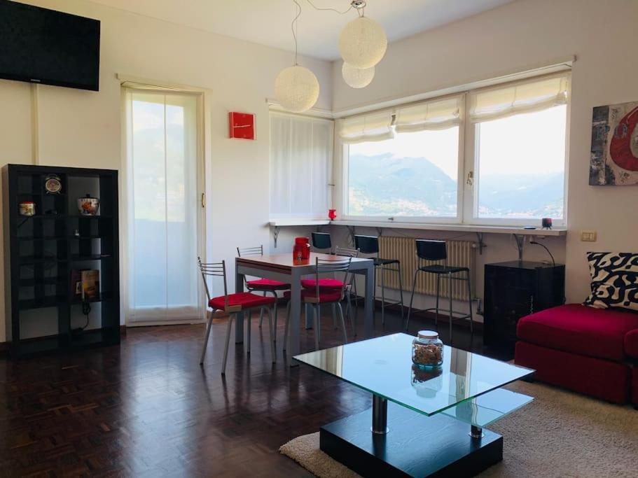 Look Giovane Per Una Casa Vista Lago Комо Екстериор снимка