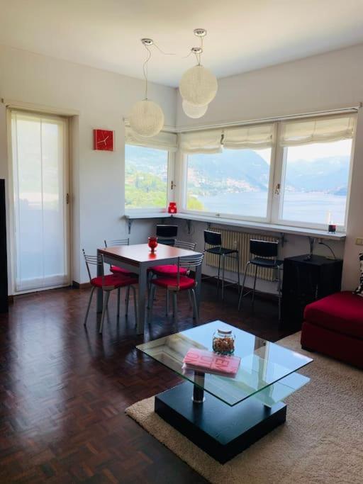 Look Giovane Per Una Casa Vista Lago Комо Екстериор снимка